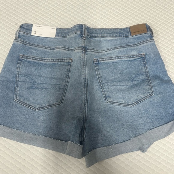 Nwt American Eagle mom shorts distressed size 14 - Picture 3 of 3